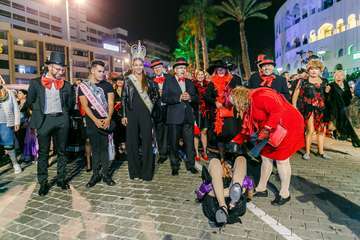 Maspamoon se despide con seis horas de música y fiesta y la quema de la sardina (Foto TA)